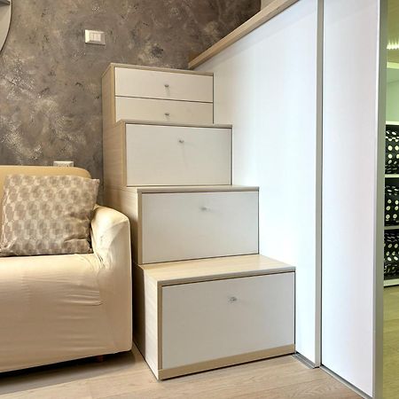 Red Velvet Apartment ตรีเอสเต ภายนอก รูปภาพ