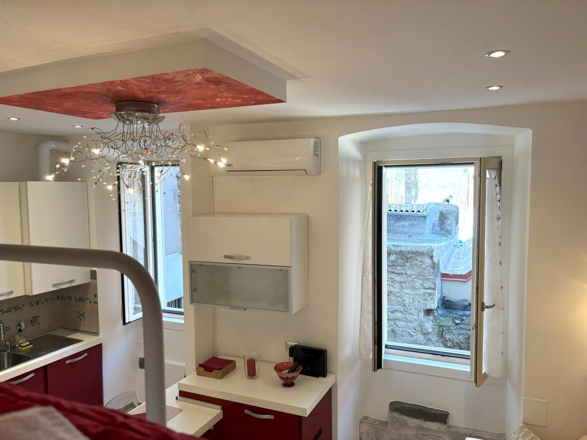 Red Velvet Apartment ตรีเอสเต ภายนอก รูปภาพ