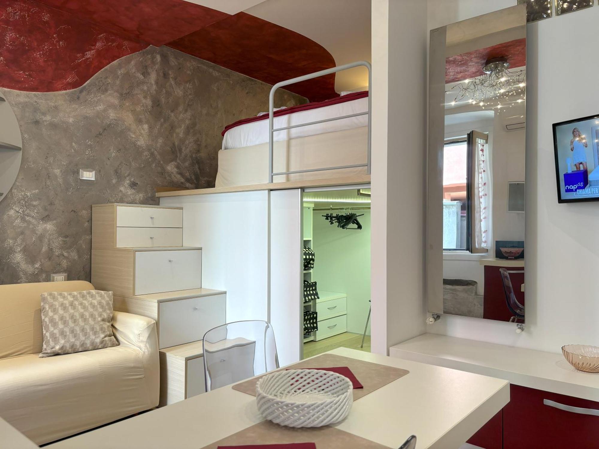 Red Velvet Apartment ตรีเอสเต ภายนอก รูปภาพ